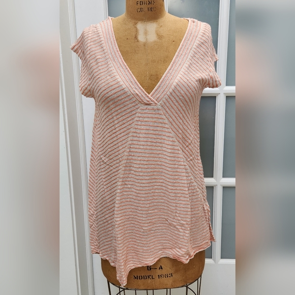 Flattering Anthropologie V-Neck Top EUC - Picture 1 of 4